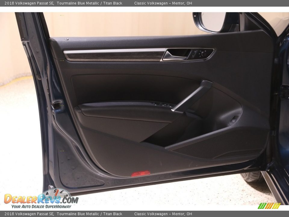 2018 Volkswagen Passat SE Tourmaline Blue Metallic / Titan Black Photo #4