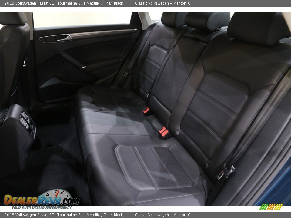 2018 Volkswagen Passat SE Tourmaline Blue Metallic / Titan Black Photo #16