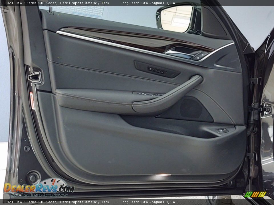 Door Panel of 2021 BMW 5 Series 540i Sedan Photo #5