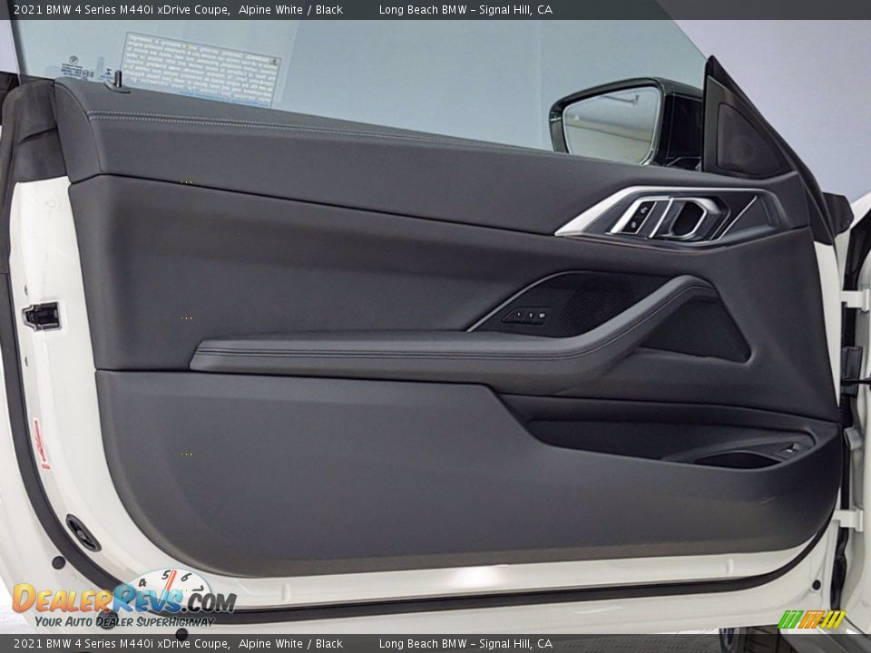 Door Panel of 2021 BMW 4 Series M440i xDrive Coupe Photo #5