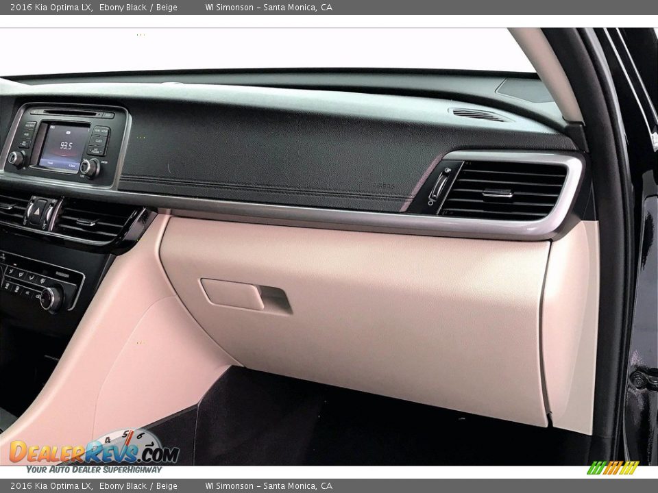 Dashboard of 2016 Kia Optima LX Photo #16