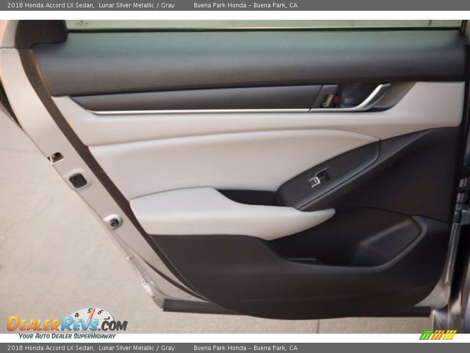 2018 Honda Accord LX Sedan Lunar Silver Metallic / Gray Photo #32