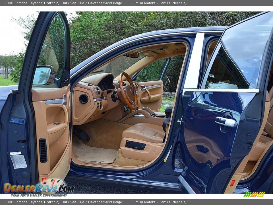 Front Seat of 2006 Porsche Cayenne Tiptronic Photo #9