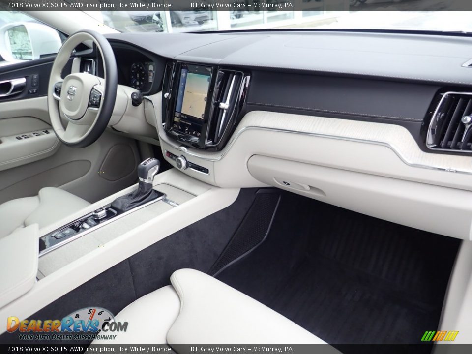 Dashboard of 2018 Volvo XC60 T5 AWD Inscription Photo #11