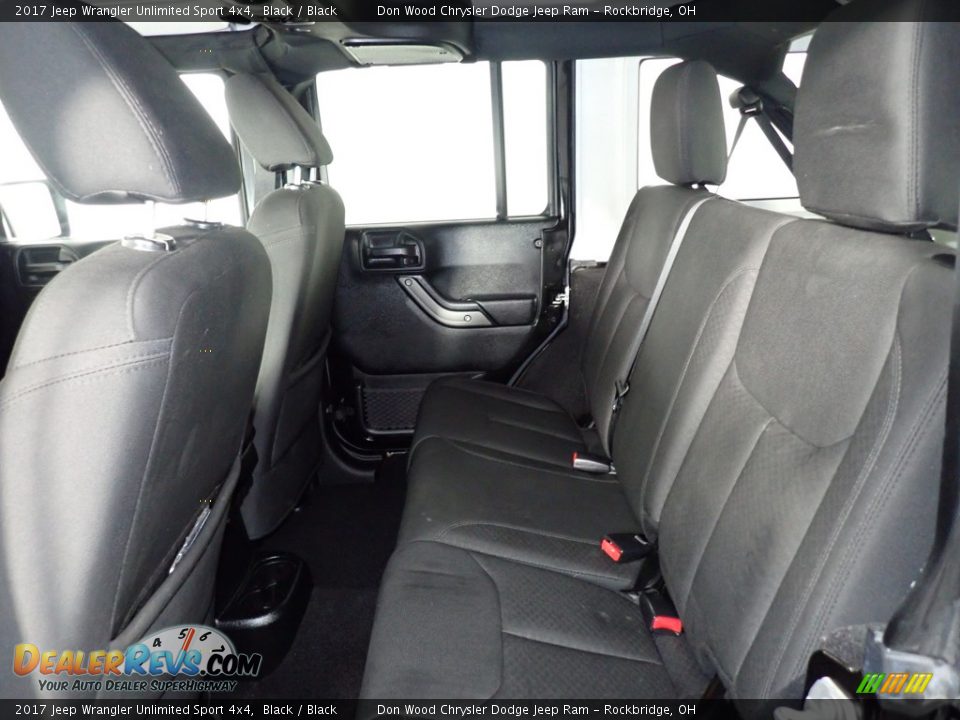 2017 Jeep Wrangler Unlimited Sport 4x4 Black / Black Photo #26