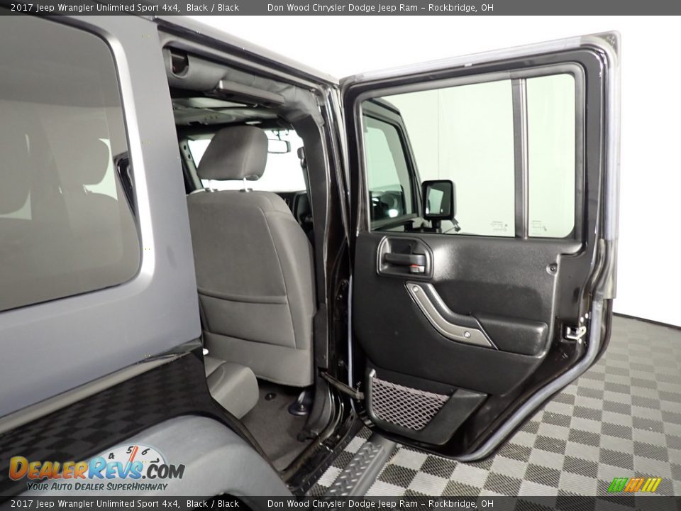 2017 Jeep Wrangler Unlimited Sport 4x4 Black / Black Photo #28