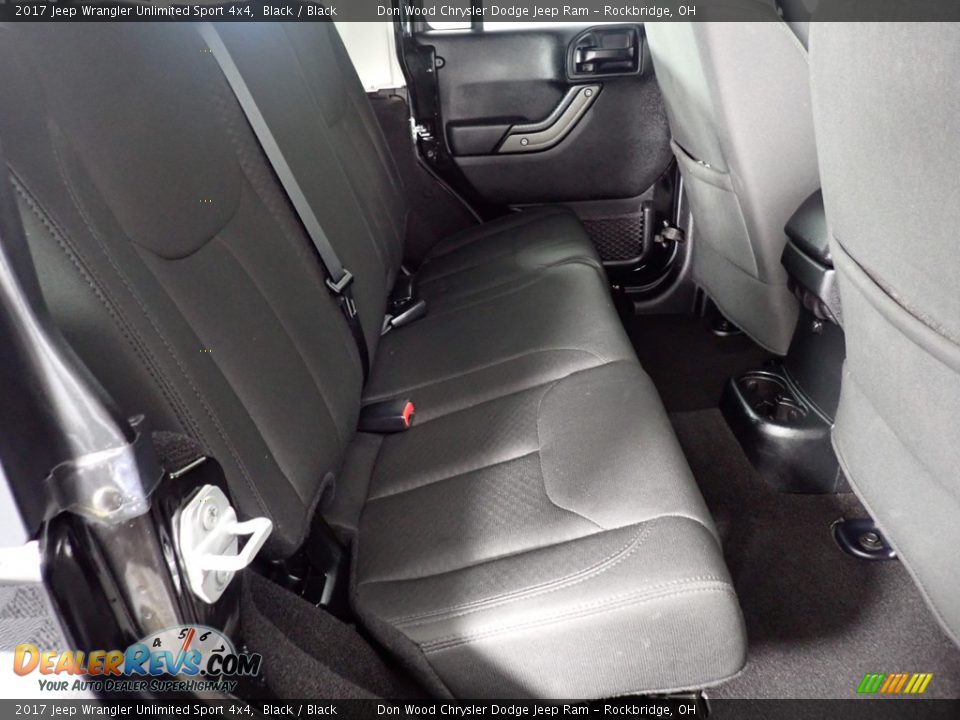 2017 Jeep Wrangler Unlimited Sport 4x4 Black / Black Photo #29