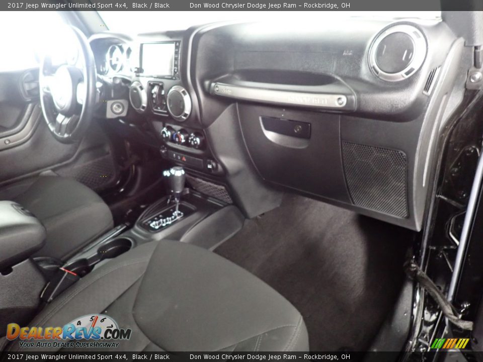 2017 Jeep Wrangler Unlimited Sport 4x4 Black / Black Photo #32