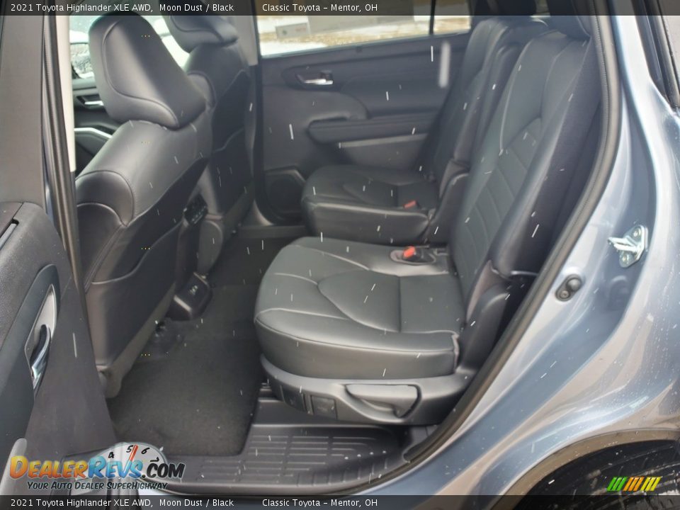 2021 Toyota Highlander XLE AWD Moon Dust / Black Photo #3