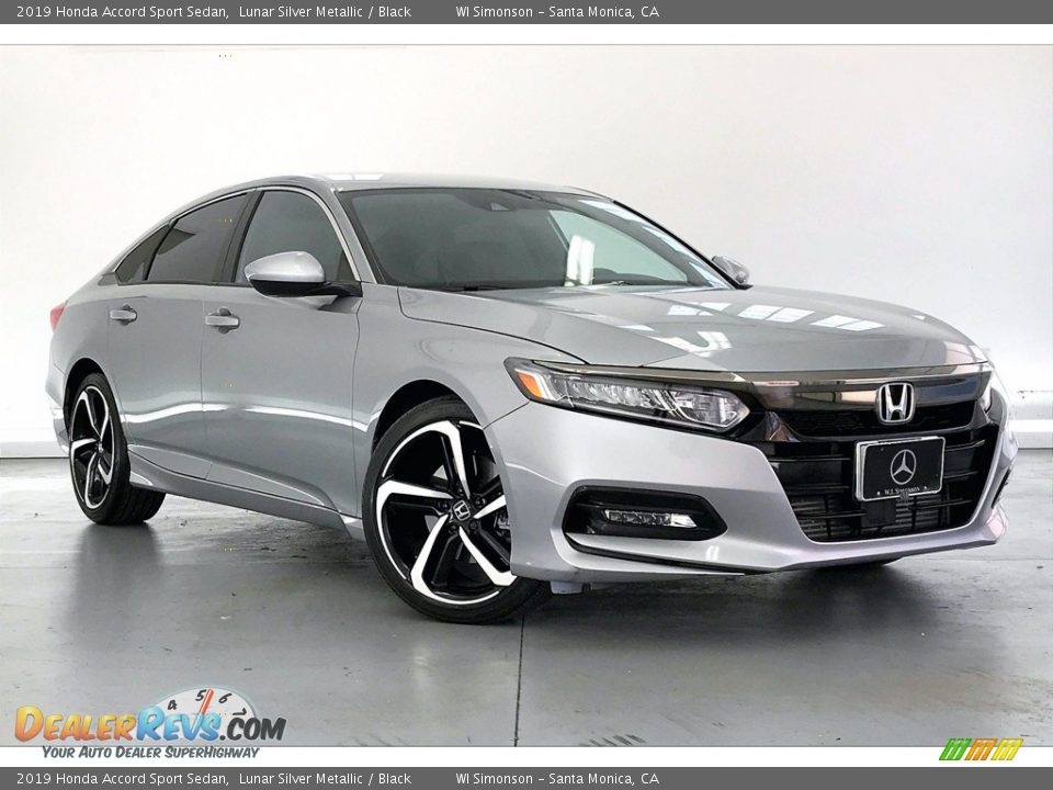 Front 3/4 View of 2019 Honda Accord Sport Sedan Photo #33