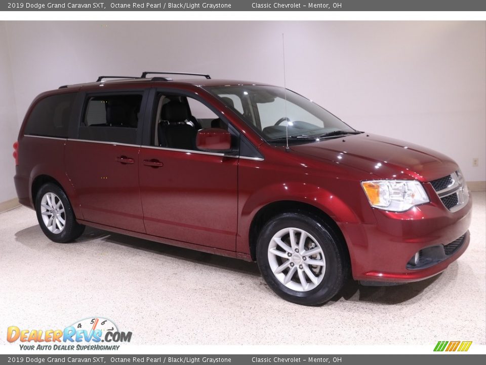 2019 Dodge Grand Caravan SXT Octane Red Pearl / Black/Light Graystone Photo #1