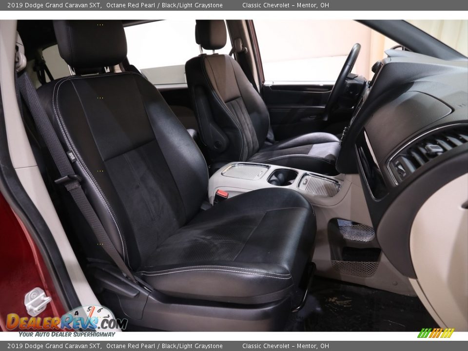 2019 Dodge Grand Caravan SXT Octane Red Pearl / Black/Light Graystone Photo #17