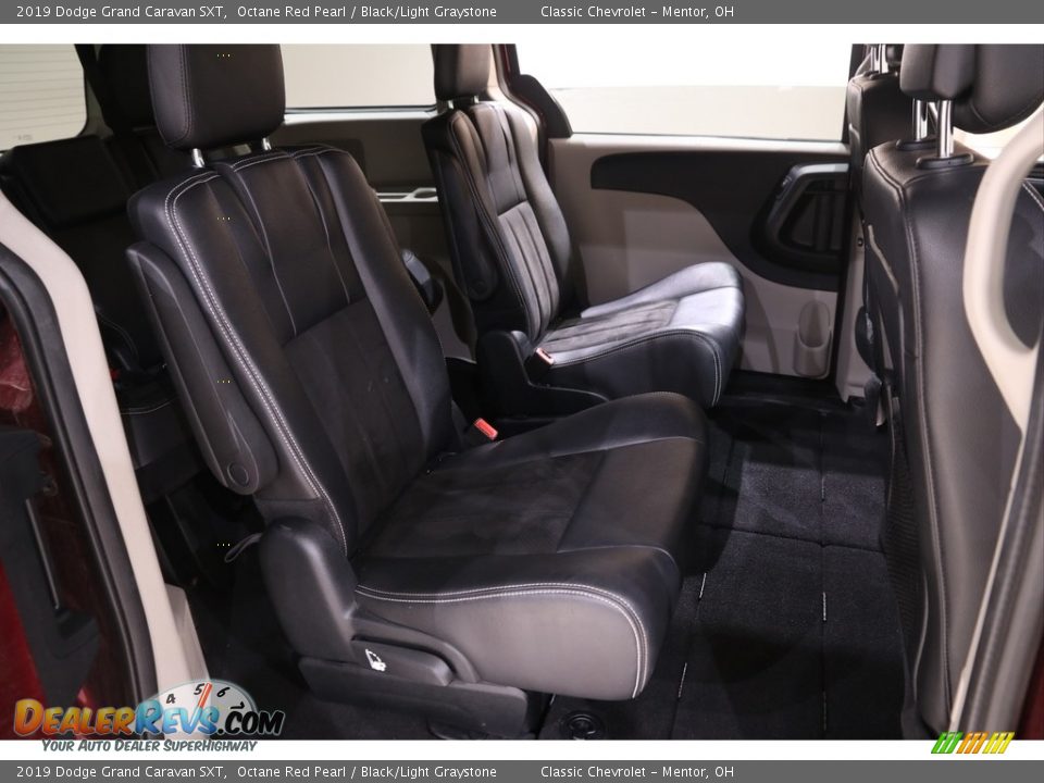 2019 Dodge Grand Caravan SXT Octane Red Pearl / Black/Light Graystone Photo #18