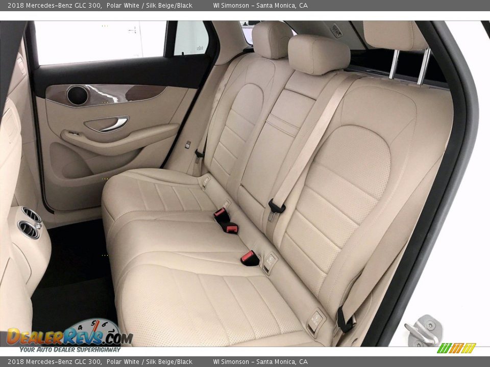 2018 Mercedes-Benz GLC 300 Polar White / Silk Beige/Black Photo #20