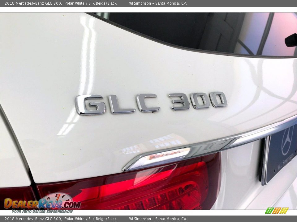 2018 Mercedes-Benz GLC 300 Polar White / Silk Beige/Black Photo #31