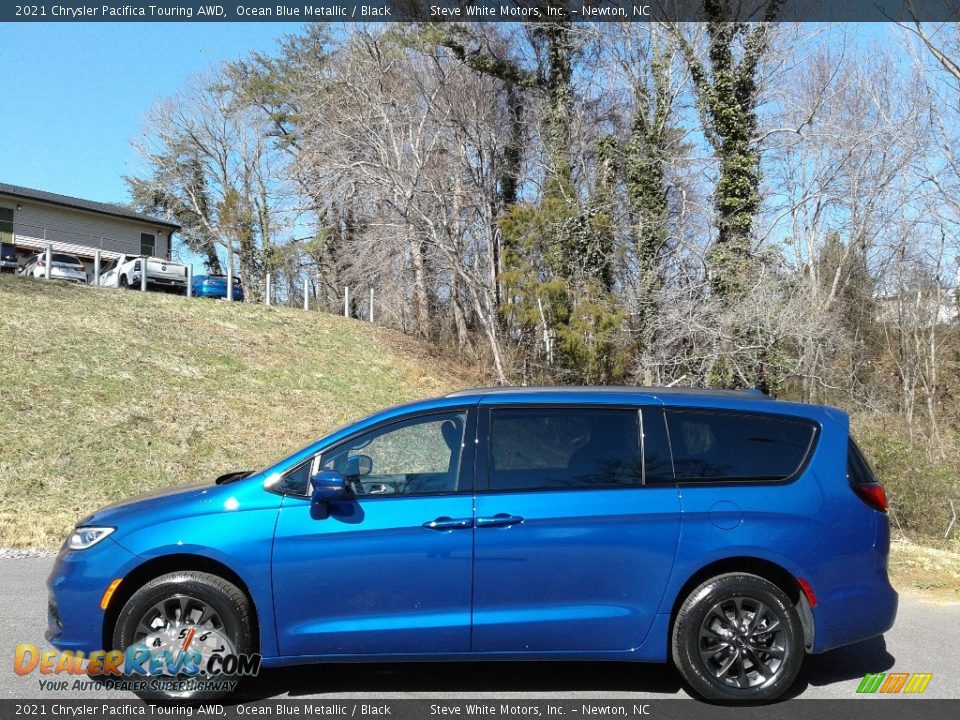 2021 Chrysler Pacifica Touring AWD Ocean Blue Metallic / Black Photo #1