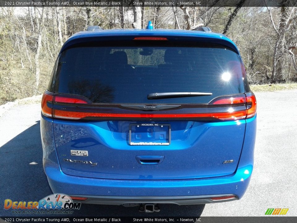 2021 Chrysler Pacifica Touring AWD Ocean Blue Metallic / Black Photo #7