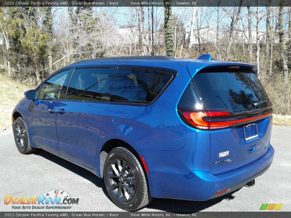 2021 Chrysler Pacifica Touring AWD Ocean Blue Metallic / Black Photo #8