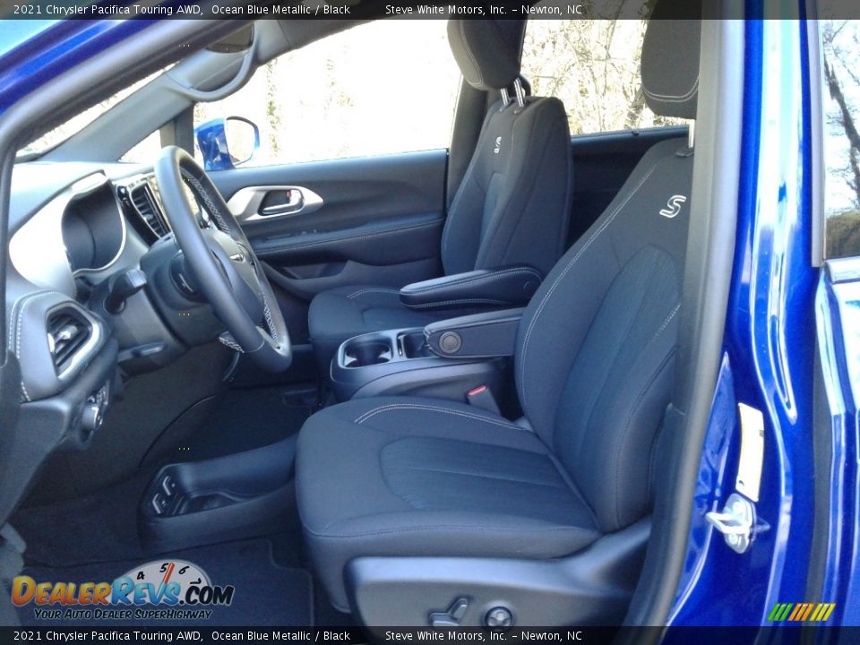 2021 Chrysler Pacifica Touring AWD Ocean Blue Metallic / Black Photo #10