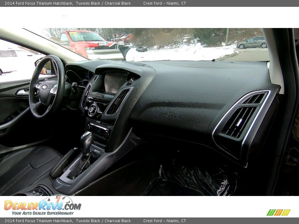 2014 Ford Focus Titanium Hatchback Tuxedo Black / Charcoal Black Photo #26