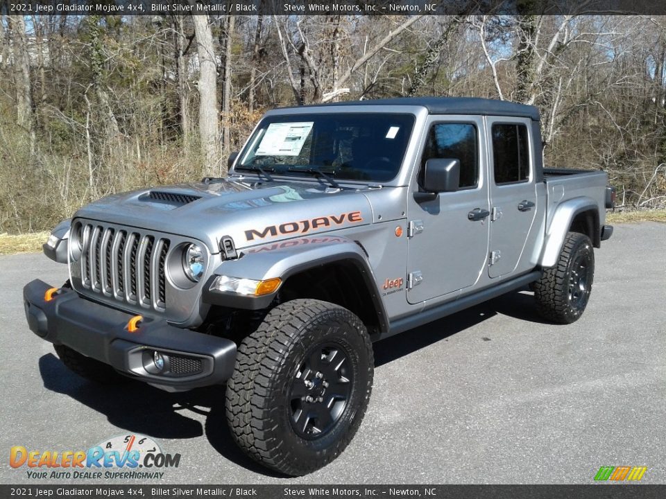 Front 3/4 View of 2021 Jeep Gladiator Mojave 4x4 Photo #2