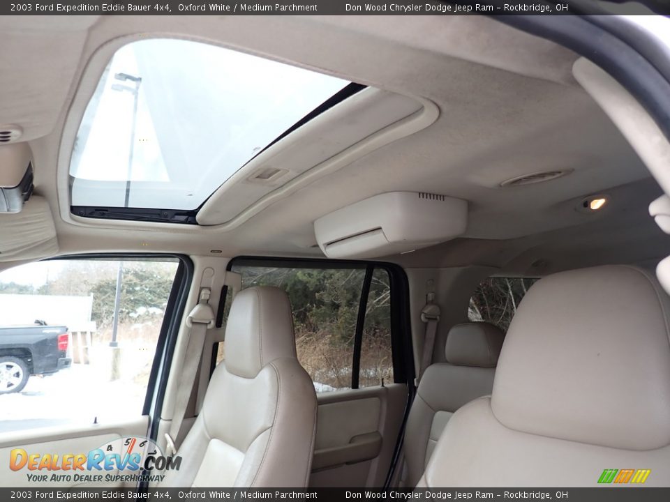 2003 Ford Expedition Eddie Bauer 4x4 Oxford White / Medium Parchment Photo #2