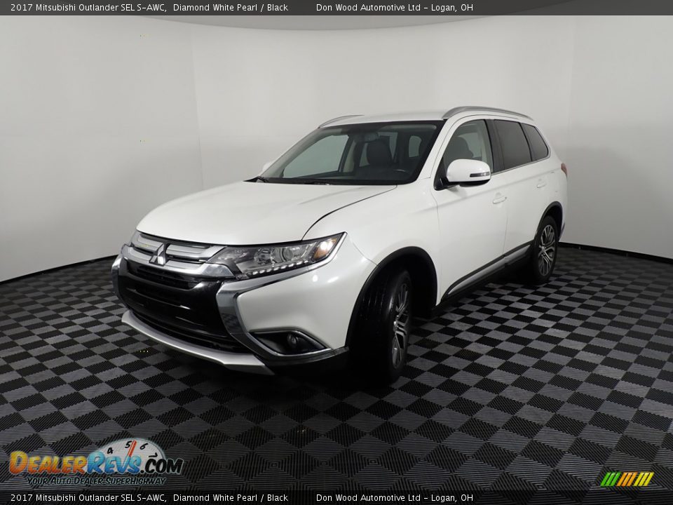 Diamond White Pearl 2017 Mitsubishi Outlander SEL S-AWC Photo #8