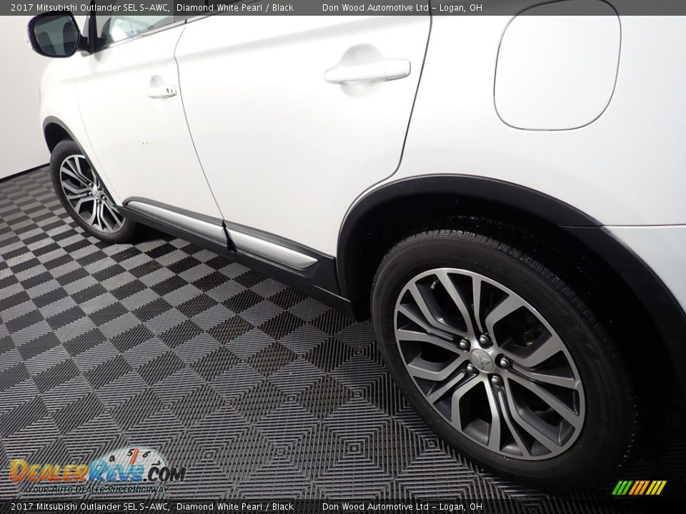 2017 Mitsubishi Outlander SEL S-AWC Diamond White Pearl / Black Photo #10