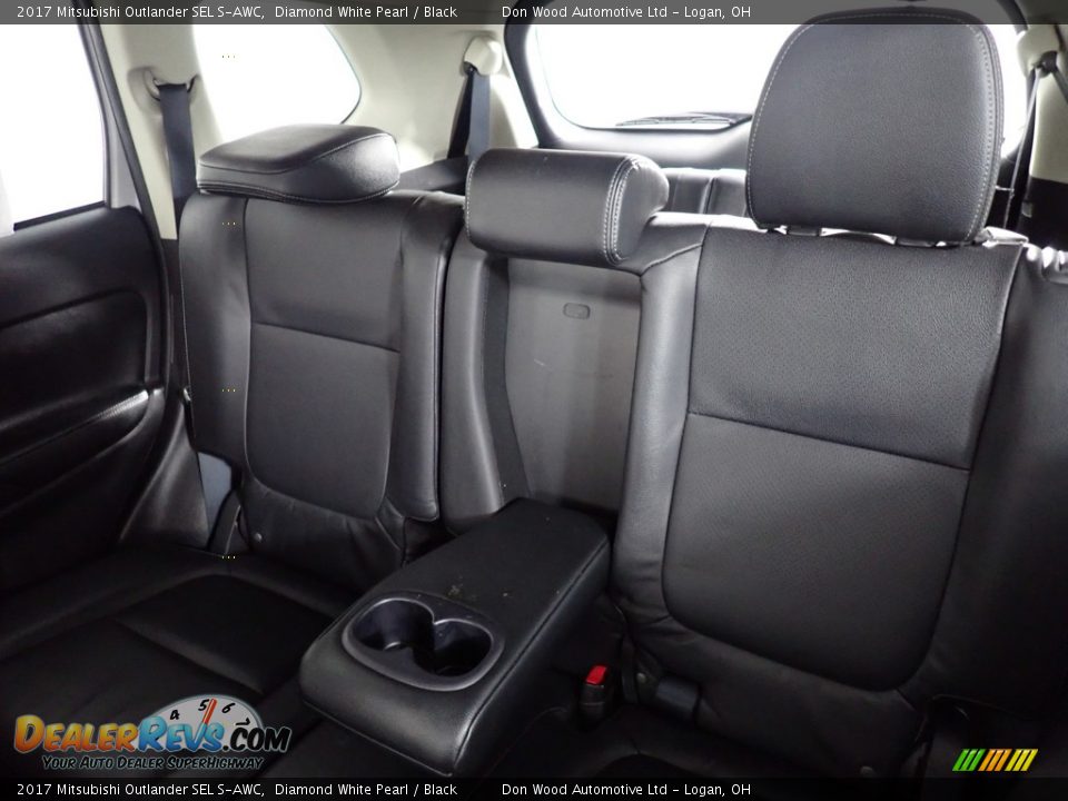 Rear Seat of 2017 Mitsubishi Outlander SEL S-AWC Photo #25