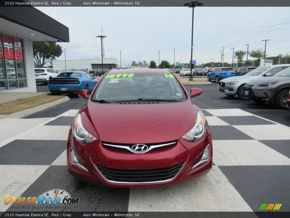 2016 Hyundai Elantra SE Red / Gray Photo #2