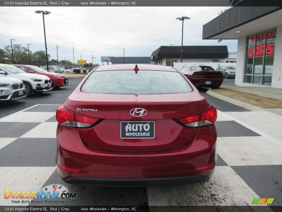 2016 Hyundai Elantra SE Red / Gray Photo #4