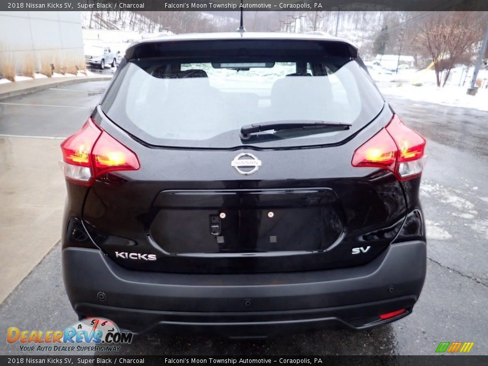 2018 Nissan Kicks SV Super Black / Charcoal Photo #3