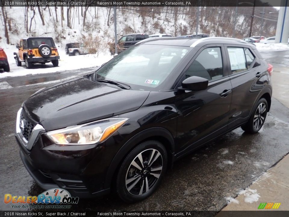 2018 Nissan Kicks SV Super Black / Charcoal Photo #7