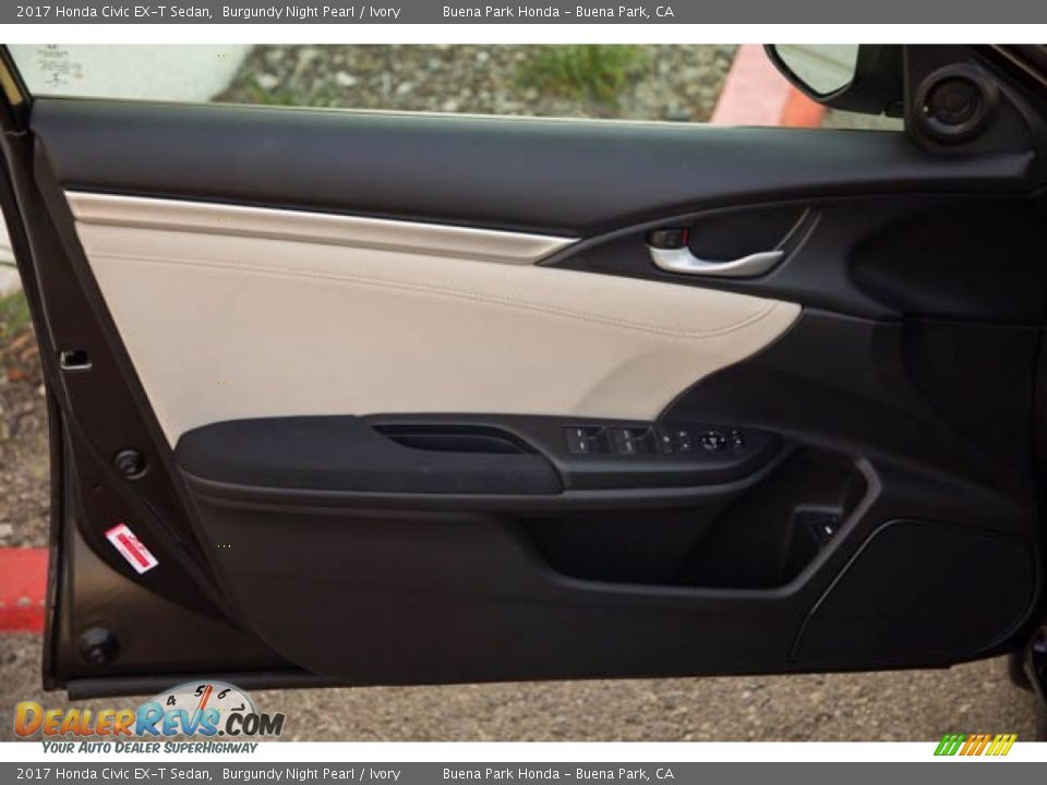 Door Panel of 2017 Honda Civic EX-T Sedan Photo #30