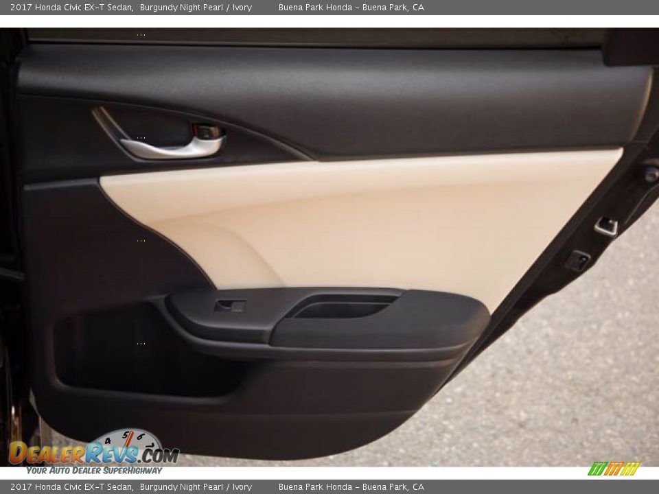 Door Panel of 2017 Honda Civic EX-T Sedan Photo #33