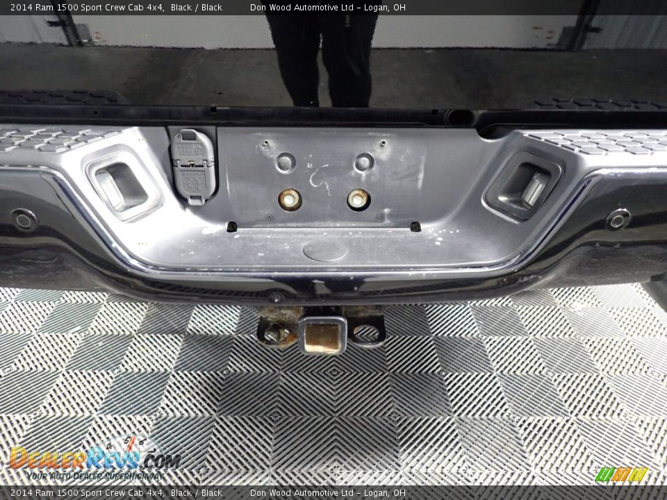 2014 Ram 1500 Sport Crew Cab 4x4 Black / Black Photo #17