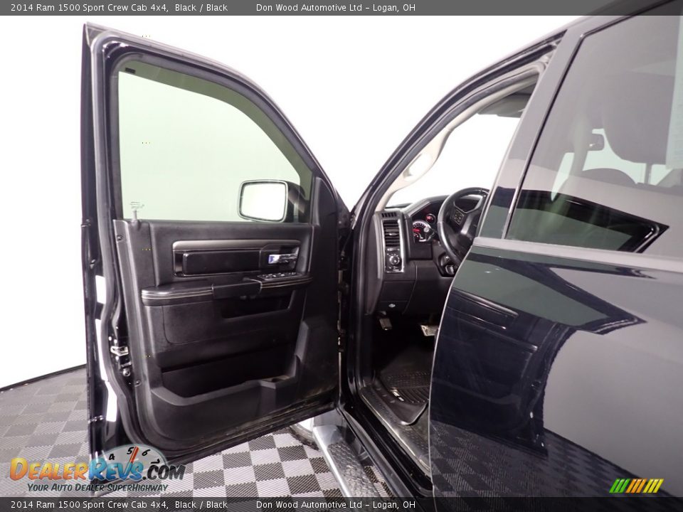 2014 Ram 1500 Sport Crew Cab 4x4 Black / Black Photo #22