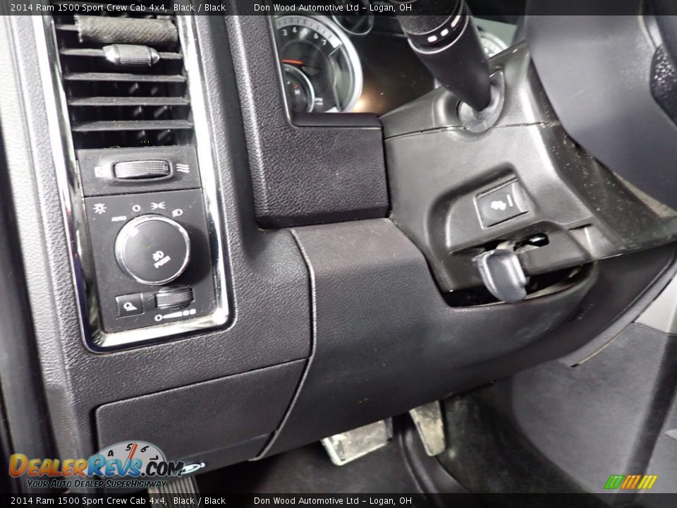 2014 Ram 1500 Sport Crew Cab 4x4 Black / Black Photo #25