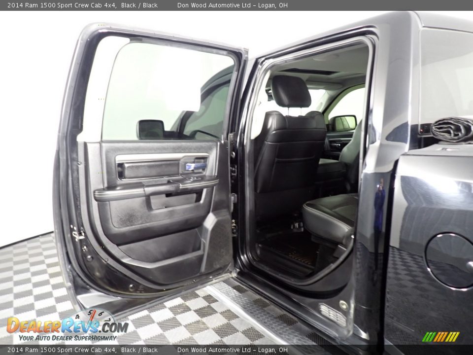 2014 Ram 1500 Sport Crew Cab 4x4 Black / Black Photo #28