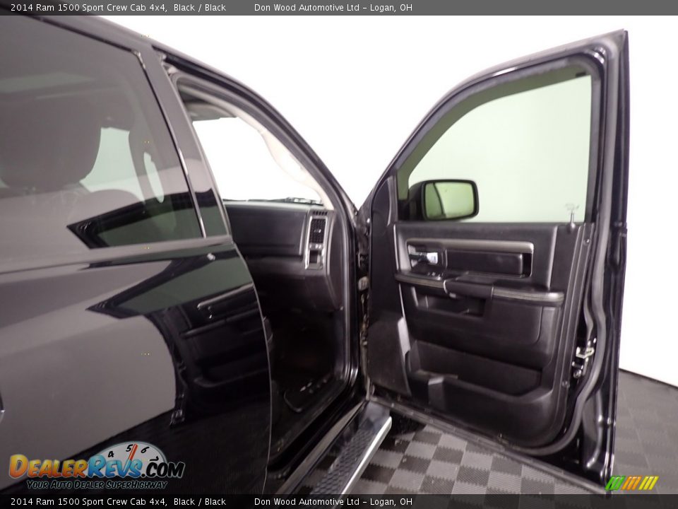 2014 Ram 1500 Sport Crew Cab 4x4 Black / Black Photo #34