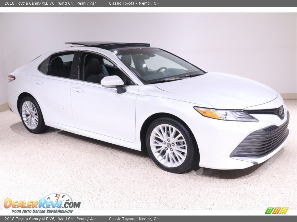 2018 Toyota Camry XLE V6 Wind Chill Pearl / Ash Photo #1