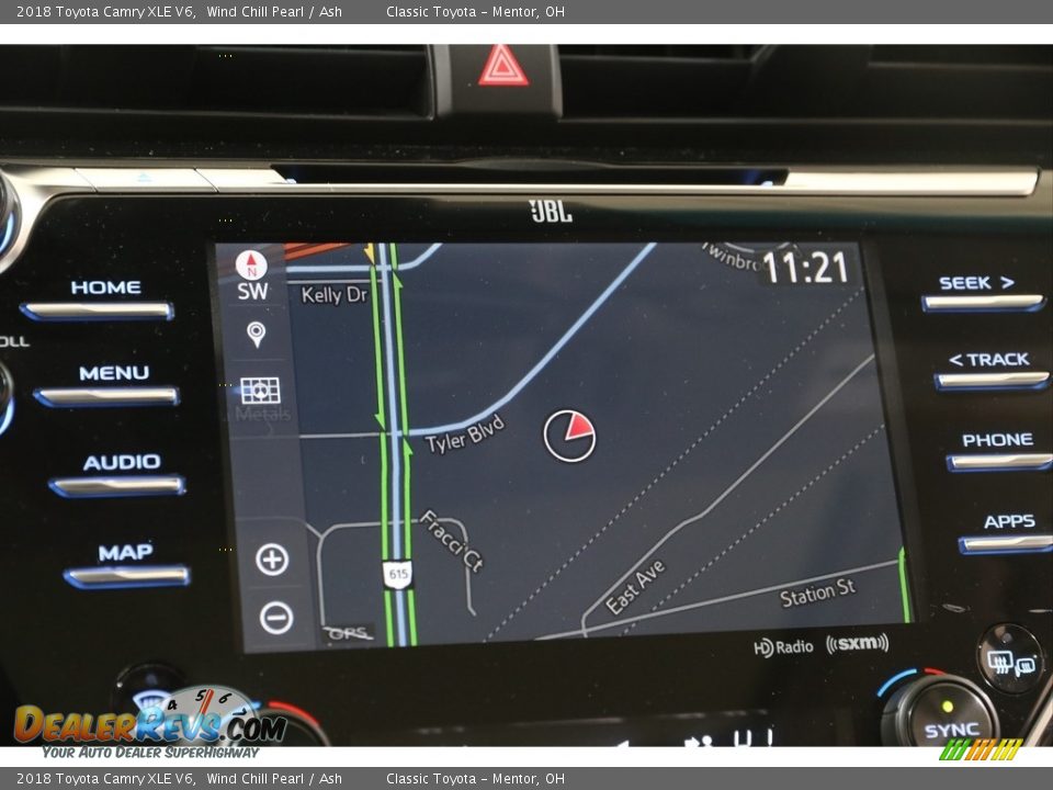 2018 Toyota Camry XLE V6 Wind Chill Pearl / Ash Photo #10