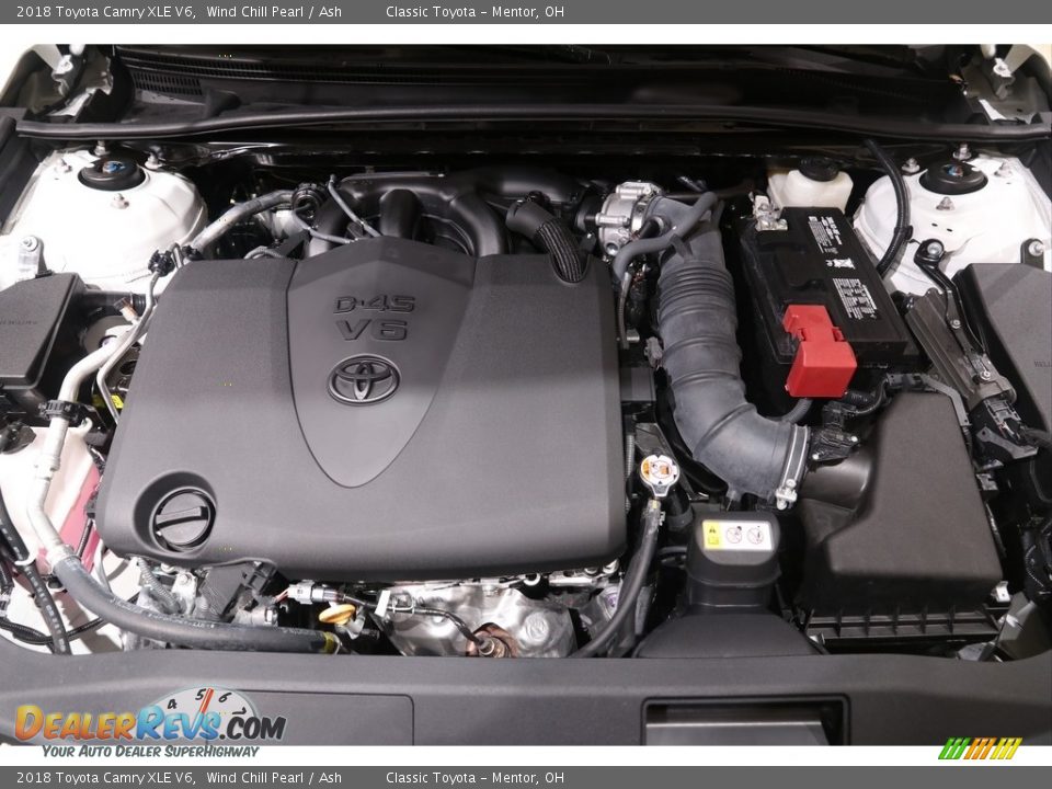 2018 Toyota Camry XLE V6 Wind Chill Pearl / Ash Photo #21