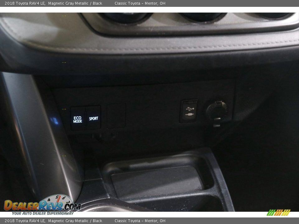 2018 Toyota RAV4 LE Magnetic Gray Metallic / Black Photo #13