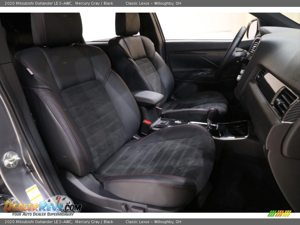 Front Seat of 2020 Mitsubishi Outlander LE S-AWC Photo #17