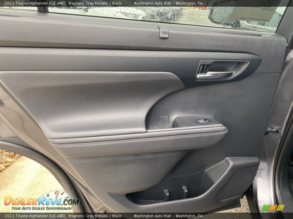 2021 Toyota Highlander XLE AWD Magnetic Gray Metallic / Black Photo #30