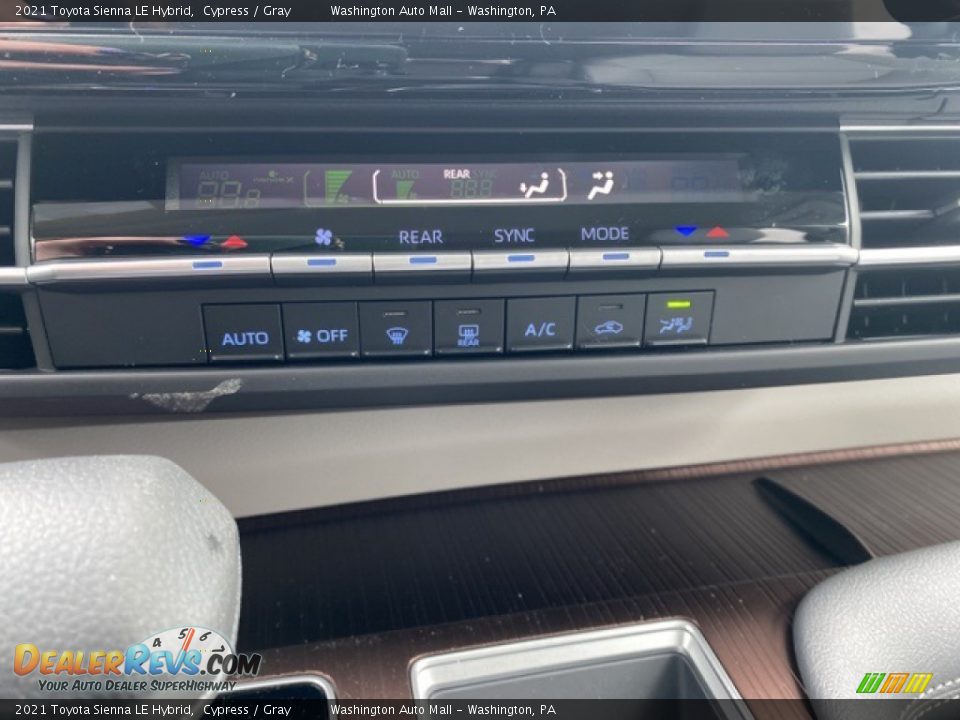 2021 Toyota Sienna LE Hybrid Cypress / Gray Photo #17