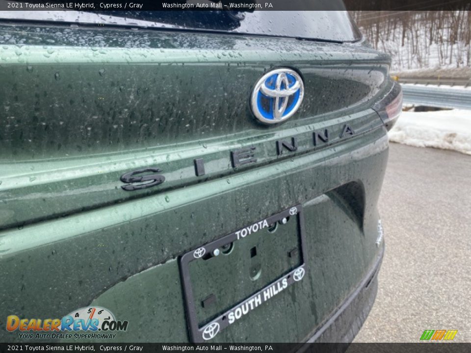 2021 Toyota Sienna LE Hybrid Cypress / Gray Photo #23