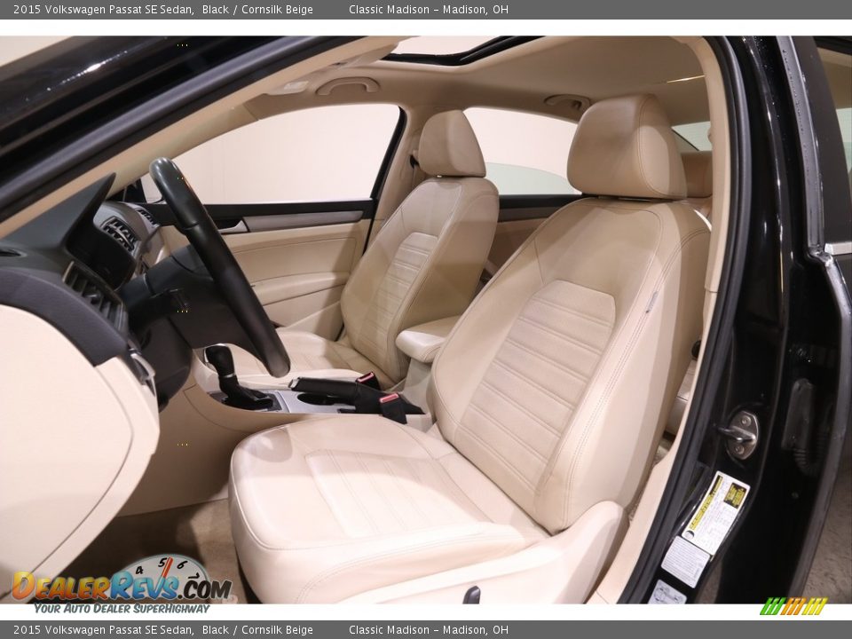 Front Seat of 2015 Volkswagen Passat SE Sedan Photo #5