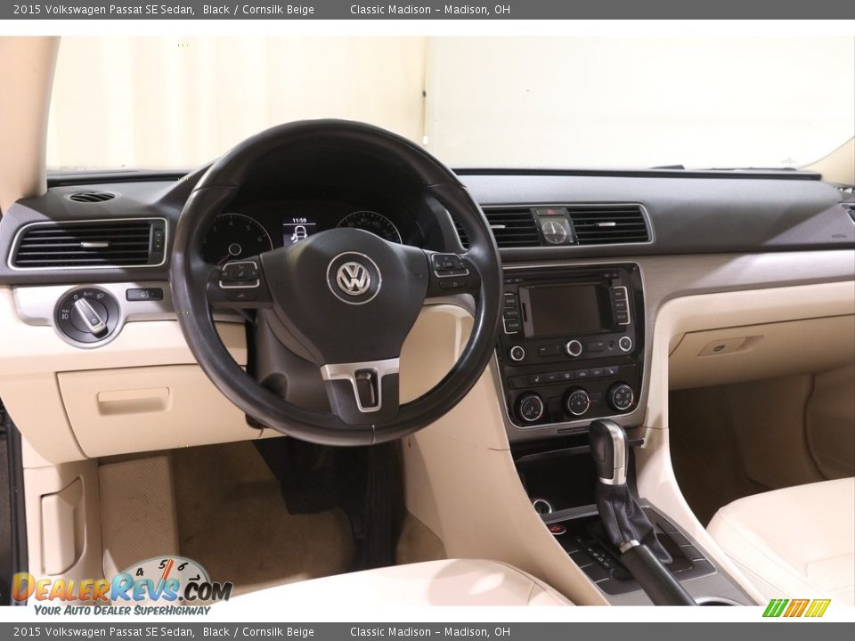 Dashboard of 2015 Volkswagen Passat SE Sedan Photo #6